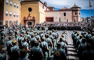 La Legión fiel a la tradición